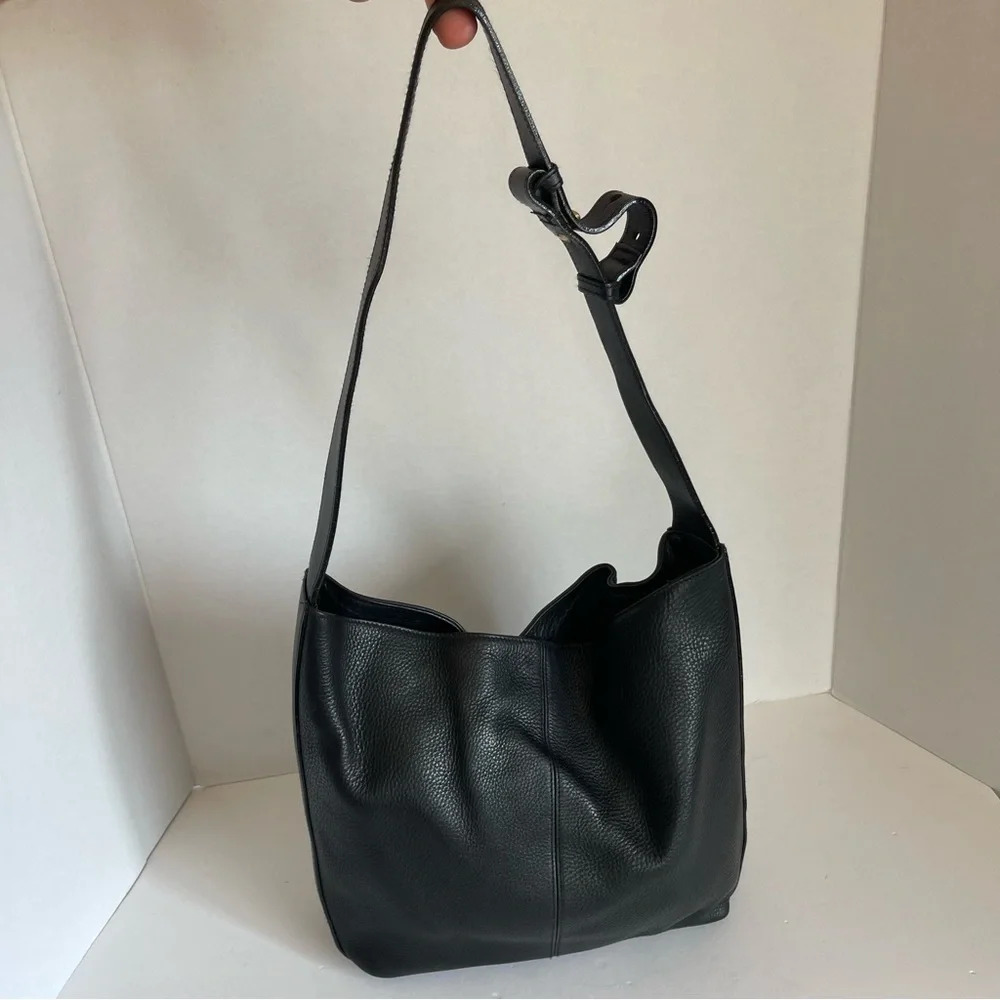 Field Manor Black Shoulder Leather Bag .